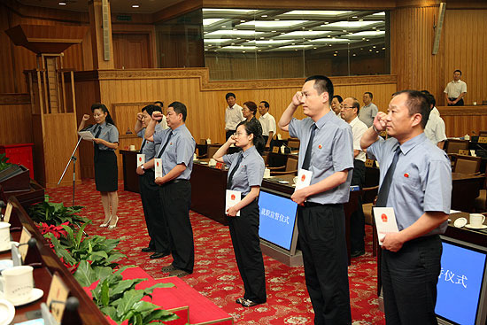 郑州市第十三届人大常委会举行第十一次会议