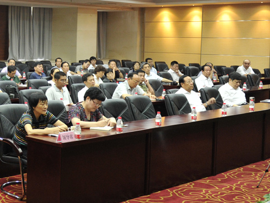 市人大常委会机关人大讲坛首次开讲