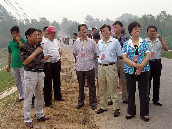 新郑市人大代表视察防汛工程
