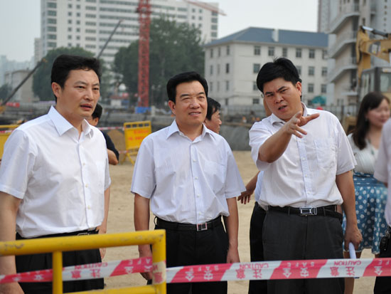 郑州日报：不负使命全力助推郑州都市区建设——2011年市人大常委会工作回顾之一