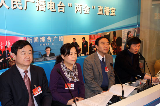 人大代表走进直播室，“透明”对话市民