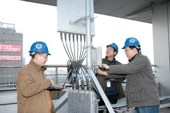 郑州晚报：保障两会通信移动万无一失