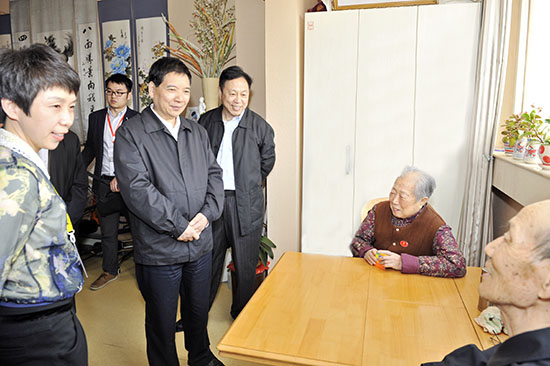 全国人大内司委调研组来郑调研养老服务业发展