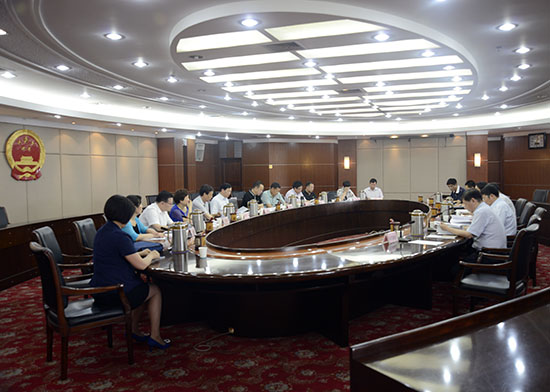 市人大常委会预算工委组织代表视察代表议案、建议办理进展情况
