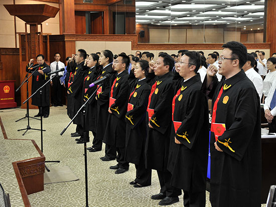 市十四届人大常委会第十次会议闭幕