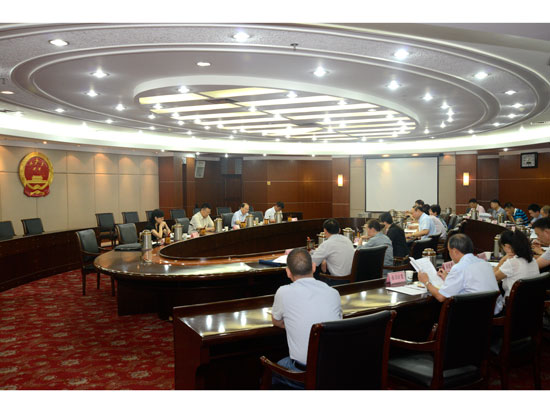 省人大常委会法工委来郑调研