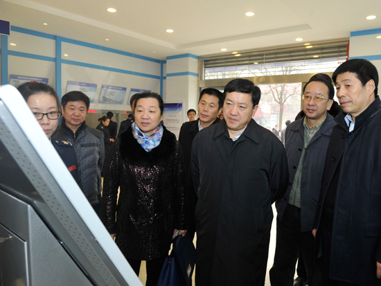 市人大常委会视察我市税收工作