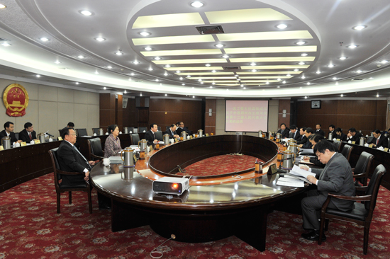 市十四届人大常委会召开第二十七次主任会议