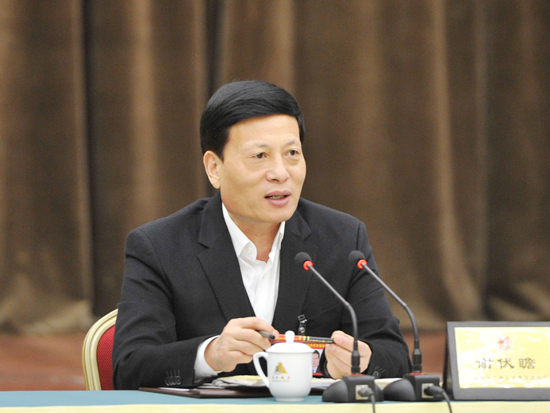 谢伏瞻在参加郑州代表团审议时指出：郑州要全面走在全省发展最前列
