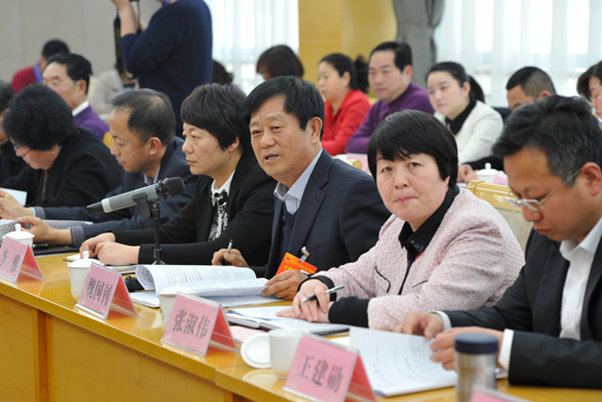 市十四届人大三次会议分团审议政府工作报告掠影（三）