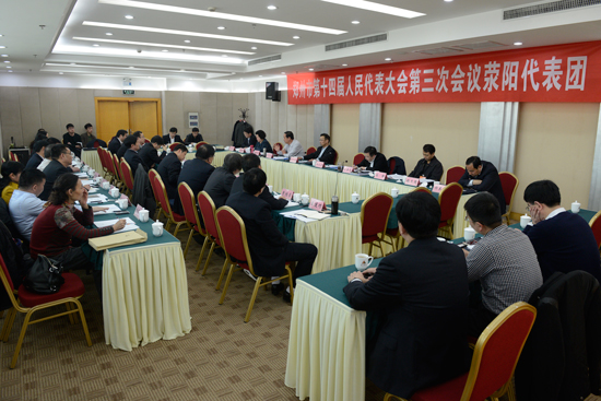 市十四届人大三次会议分团审议人大常委会工作报告掠影（二）