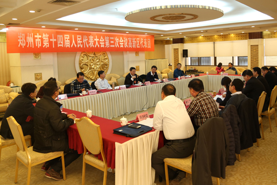 市十四届人大三次会议分团审议人大常委会工作报告掠影（五）