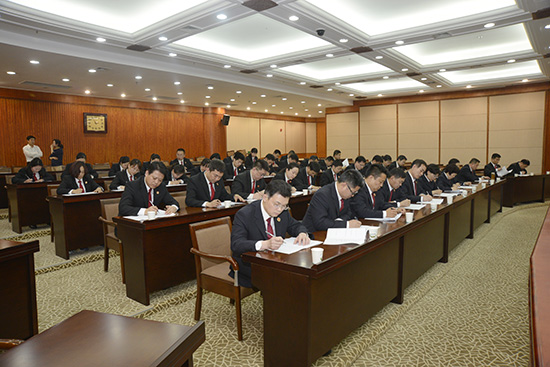 市人大常委会组织拟任命人员进行任前法律考试