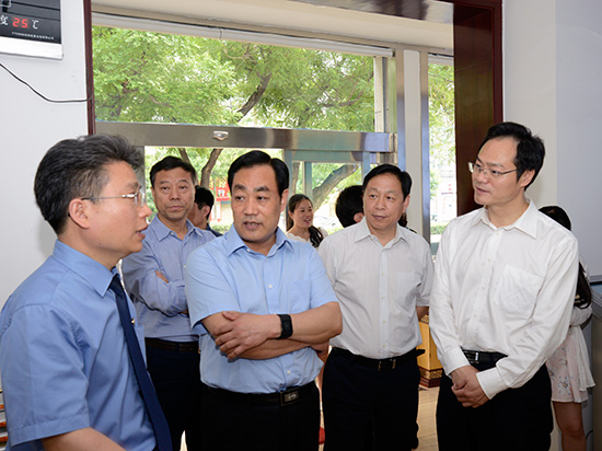 省人大常委会视察我市法检两院工作