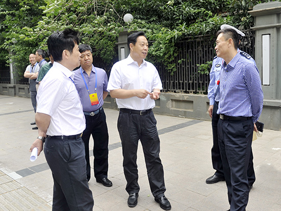 市人大常委会视察市公安局代表建议办理进展情况