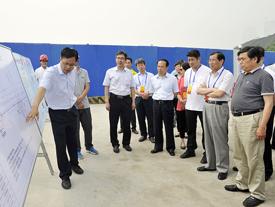 市人大常委会视察我市城市防汛工作