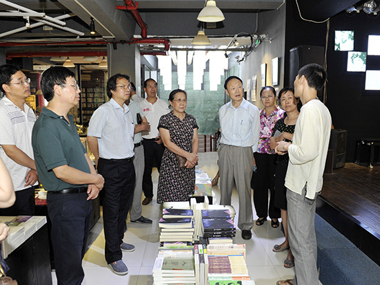 省人大常委会专题调研我市开展全民阅读情况