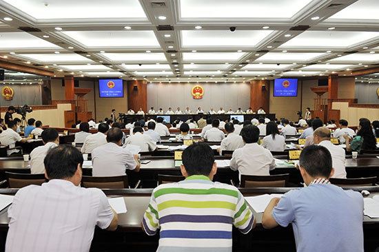 市十四届人大常委会举行第二十一次会议