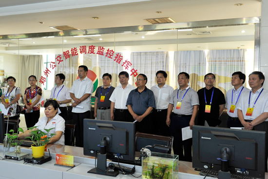 市人大常委会视察我市公交都市建设情况