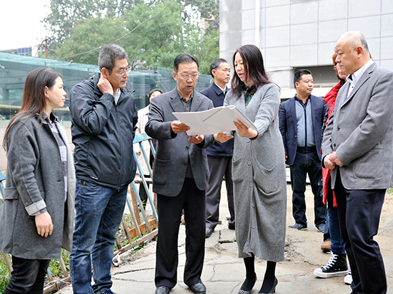 市人大代表视察市政府年度教育投资项目实施情况