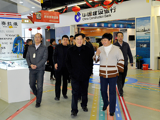 市人大常委会视察我市2016年财政收入预计完成情况