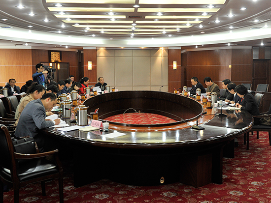 市十四届人大五次会议召开旁听公民座谈会