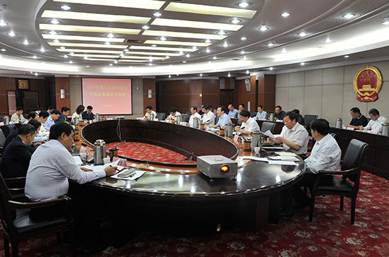 市人大常委会举行市十四届人大五次会议代表议案建议交办会