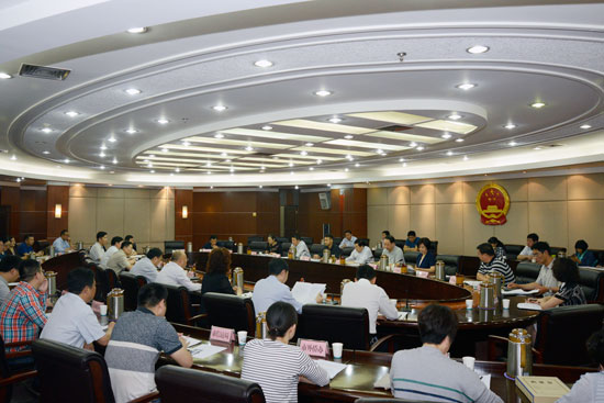 市人大预算监督委员会召开对政府有关部门2016年部门决算初步审查参审人员会议