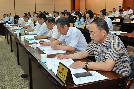 市人大代表列席会议