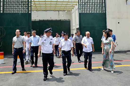 市人大常委会视察我市监狱管理工作