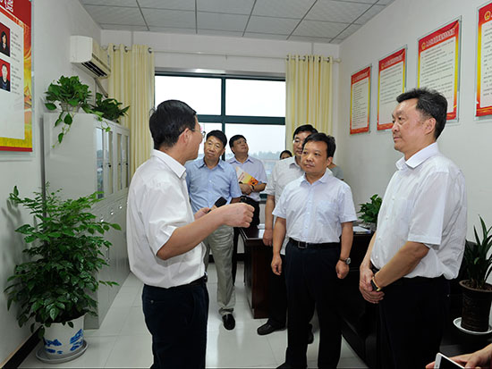 省人大常委会专题调研组莅郑调研县乡人大工作和建设情况