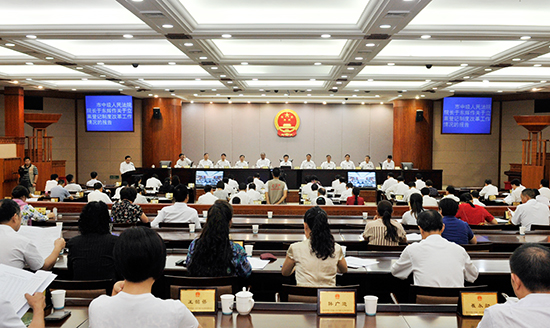 市人大常委会评议市中级人民法院和市国土资源局专项工作