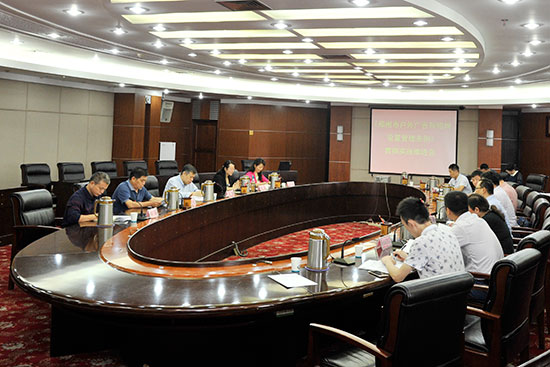 市人大常委会法工委组织召开《郑州市户外广告和招牌设置管理条例》宣传贯彻推进会