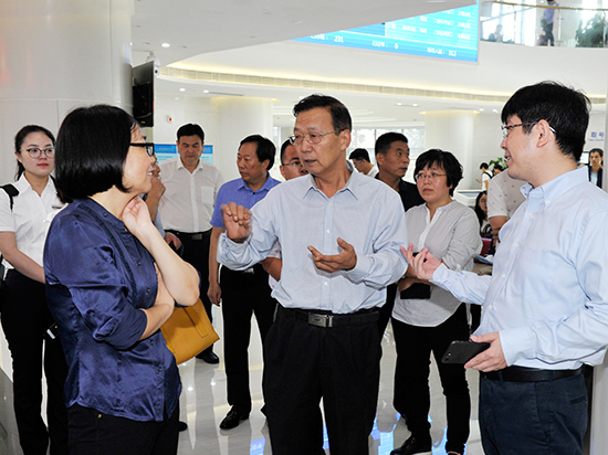 市人大常委会视察中国（河南）自由贸易试验区郑州片区建设工作