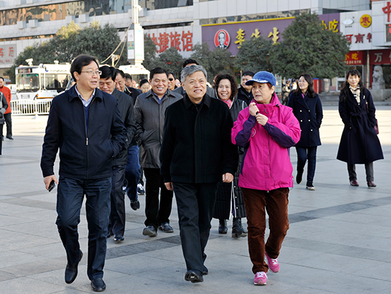 市人大常委会开展《郑州市文明行为促进条例（草案审议修改稿）》立法调研暨代表视察活动