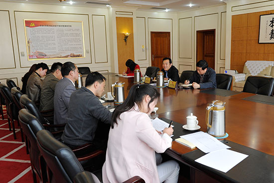 打造战斗堡垒争做先锋模范——市人大常委会党组副书记、主任白红战参加秘书处党支部组织生活会
