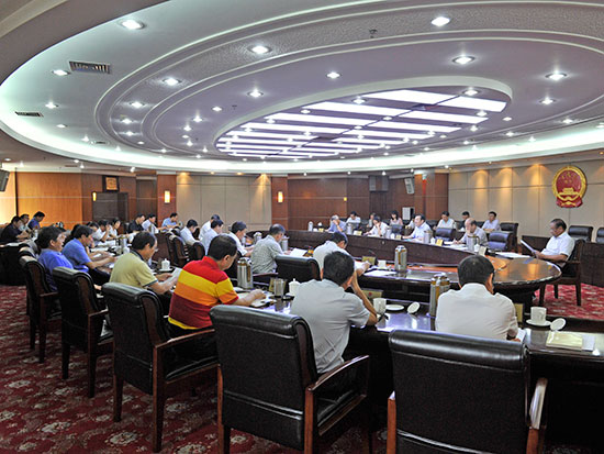 市人大常委会党组扩大会举行