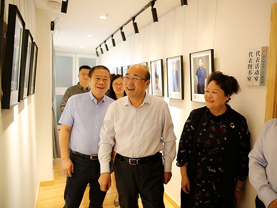 市人大常委会主任胡荃一行调研管城区项目建设和人大工作