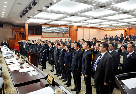 市十五届人大常委会第一次会议闭幕
