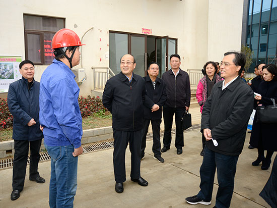 市人大常委会视察我市大气污染防治工作