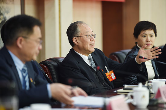 马懿在参加市十五届人大二次会议新密市、高新区代表团审议时指出：抢抓机遇坚定信心担当作为增创优势为加快国家中心城市建设作出更大贡献