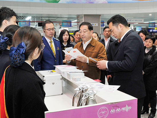 市人大常委会视察《郑州市文明行为促进条例》实施情况