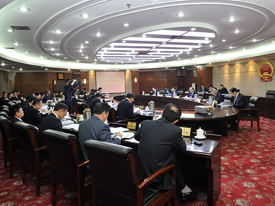 市十五届人大常委会举行第八次主任会议