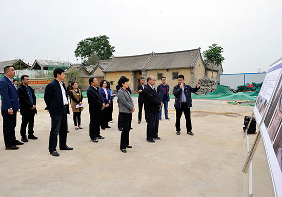 市人大常委会领导调研乡村振兴和脱贫攻坚工作——在希望田野上谱写中原更加出彩“三农”篇章