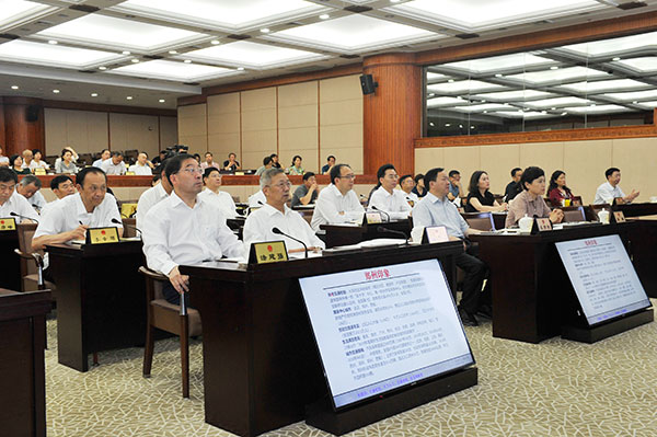 市人大常委会举行优化营商环境专题讲座