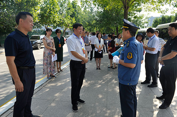 市人大常委会对《郑州市查处非法客运若干规定（草案）》开展立法调研