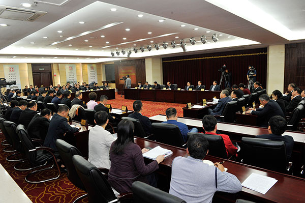 市人大常委会专题询问我市优化营商环境工作