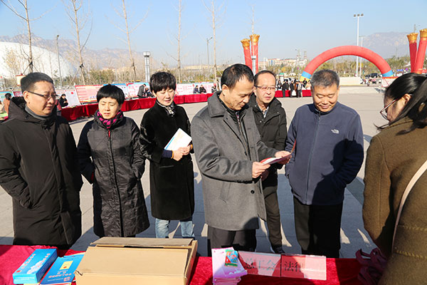 登封市开展第六个国家宪法日法治宣传活动