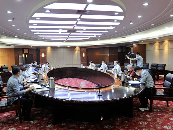 市人大常委会党组理论学习中心组举行集体学习
