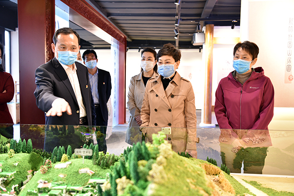 新密市人大常委会调研乡村振兴工作